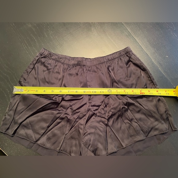 Chaser silky pull on easy shorts - Picture 8 of 9